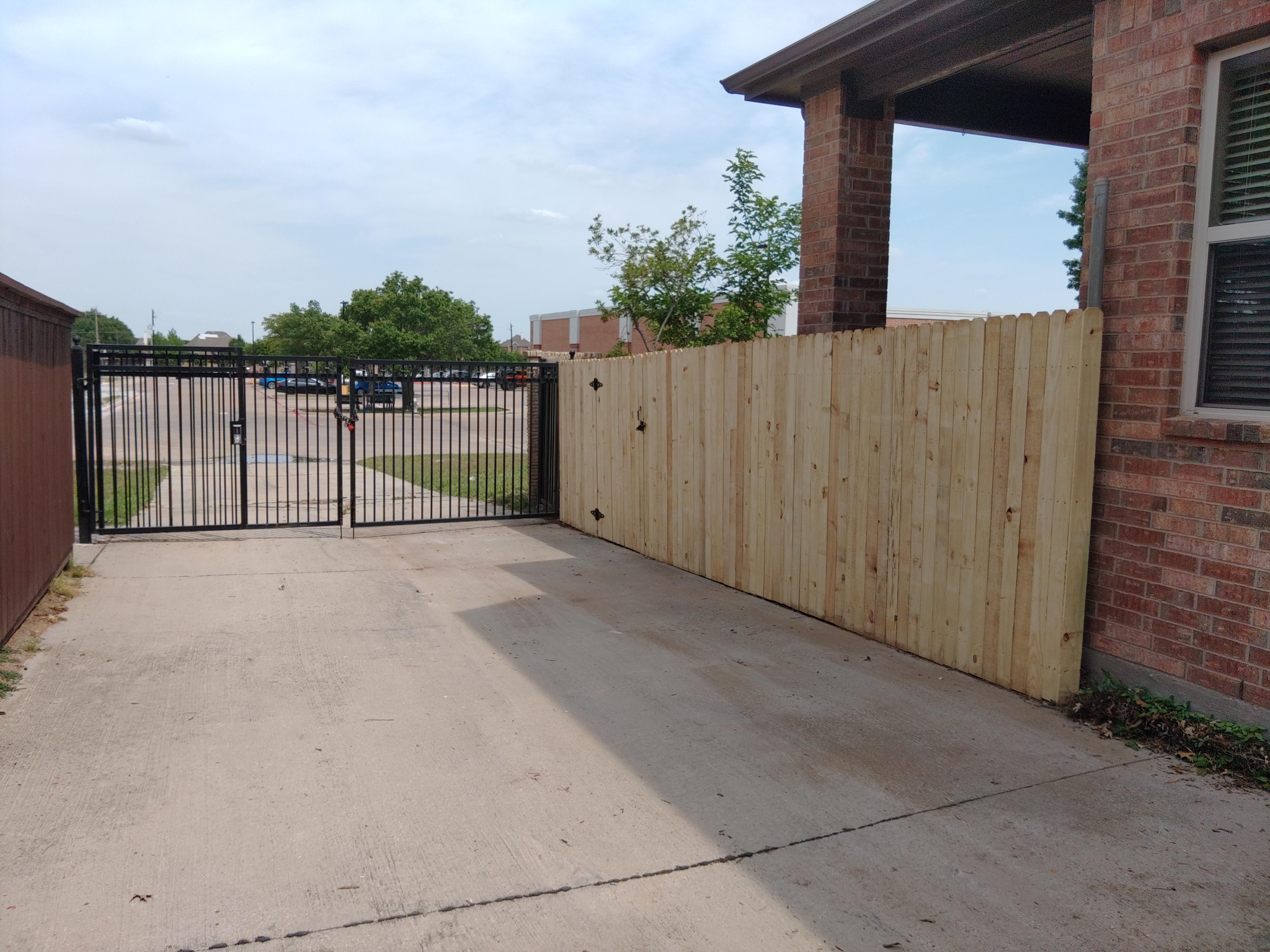 P Fence O